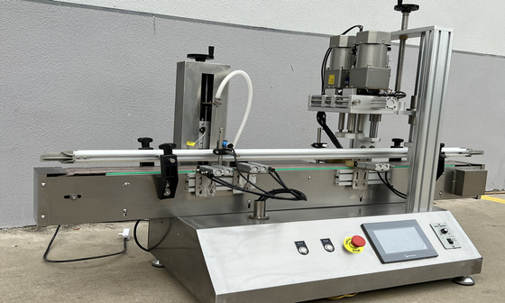 Bomba magnética tampando do óleo do creme da máquina 100ml do enchimento Tabletop linear automático